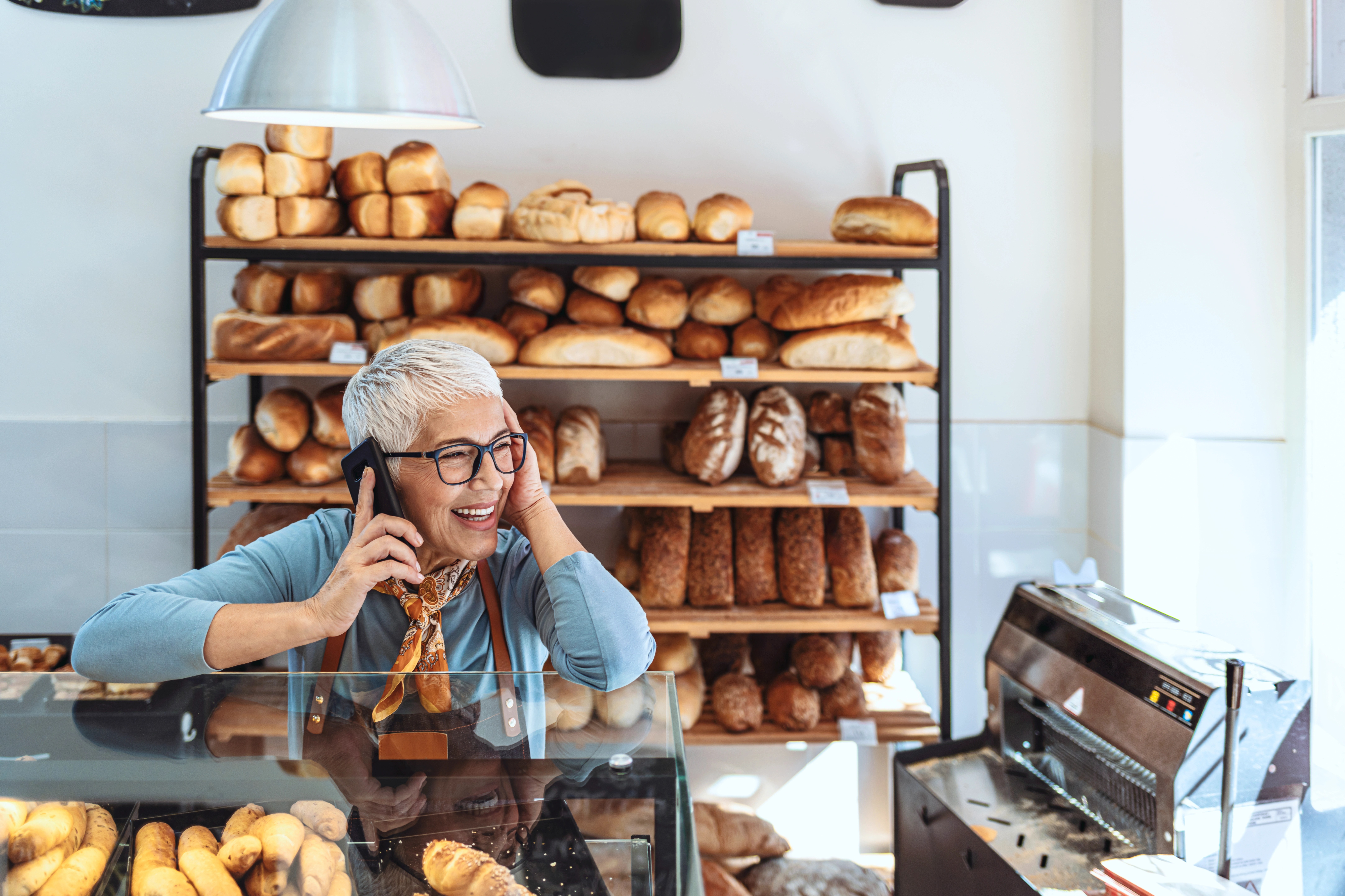 Comunicare eficienta intr-o brutarie moderna, cu energie electrica asigurand functionalitatea echipamentelor