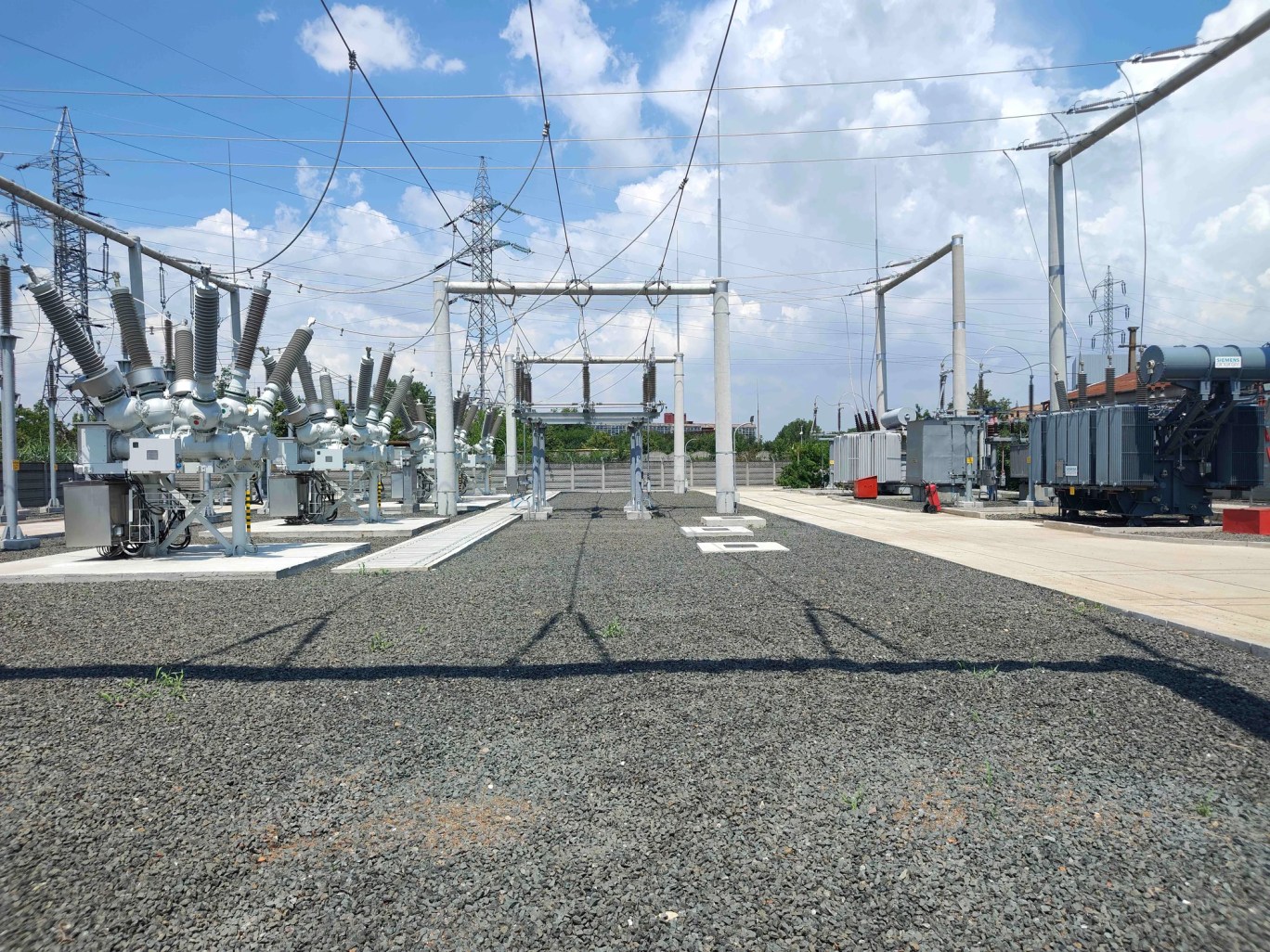 Stație electrică de transformare modernizată – echipamente de înaltă tensiune și transformatoare de putere